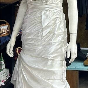 Luxurious Bridal Gown in Ivory Satin